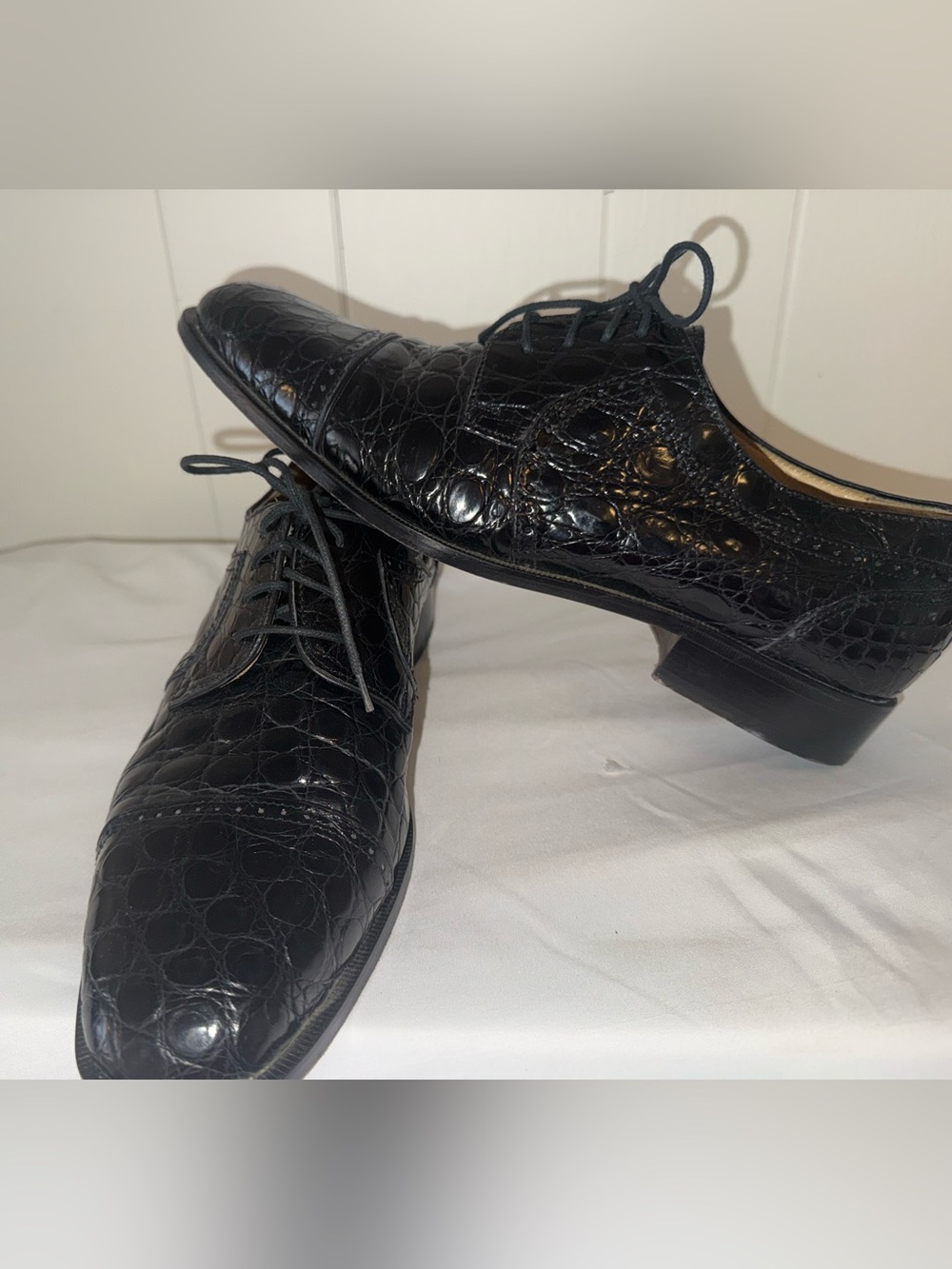 Men's Black Croc-Embossed Leather Dress Shoes